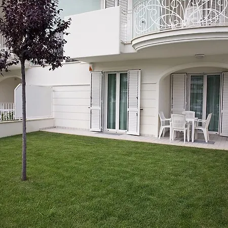 Blumare Aparthotel 3*